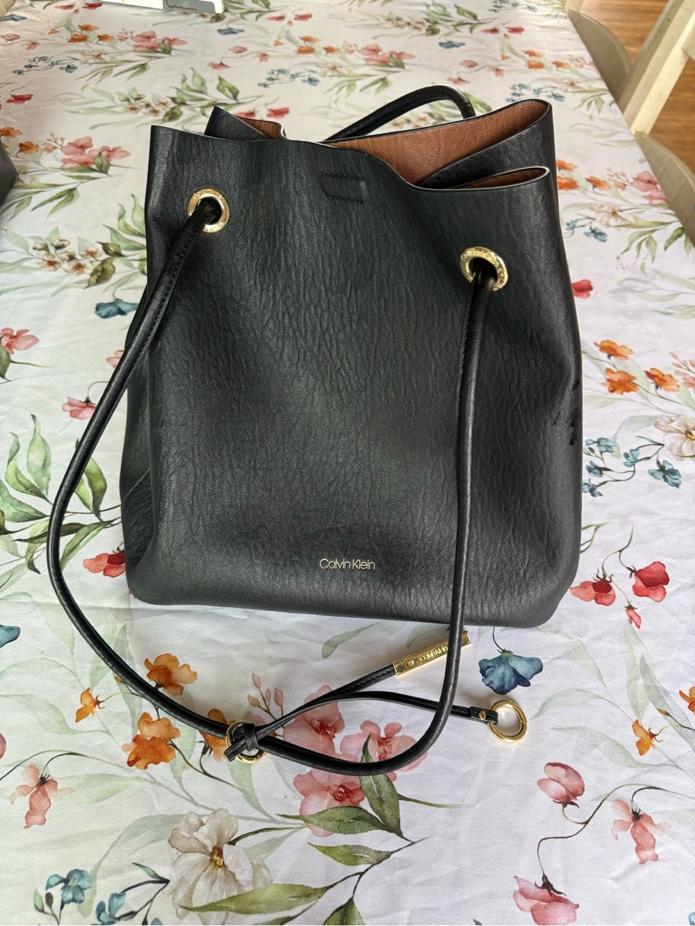 Calvin Klein Black Gabrianna reversible Bucket Shoulder Bag Excellent condition